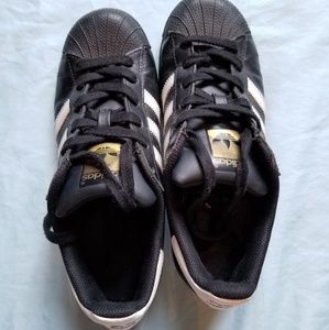 ADIDAS superstars